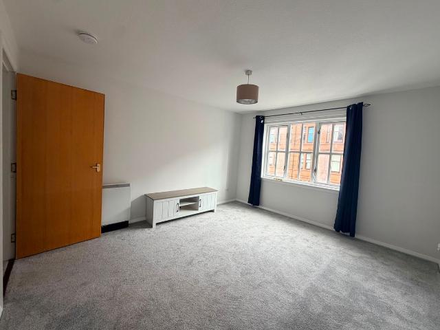 Greenlaw Road, Glasgow G14, 1 bed flat to rent, £1,100 pcm | PrimeLocation
