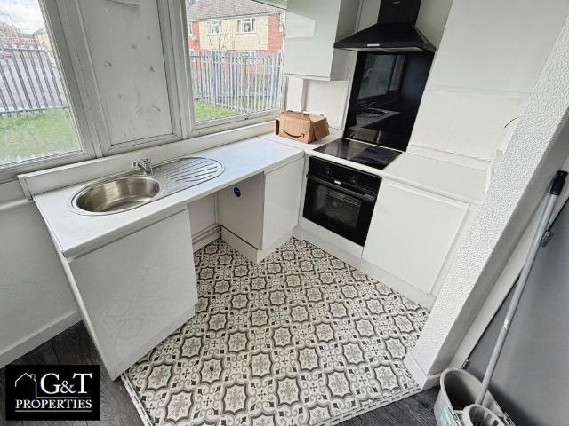 Greenlawns, St. Marks Road, Tipton 1 bed flat to rent £650 pcm £150 pw