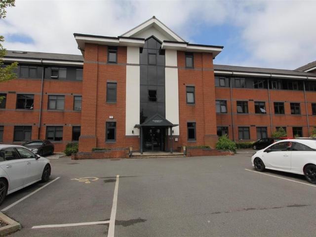 Greenleigh Court Dawsons Square. 2 bed flat to rent £1,150 pcm £265 pw