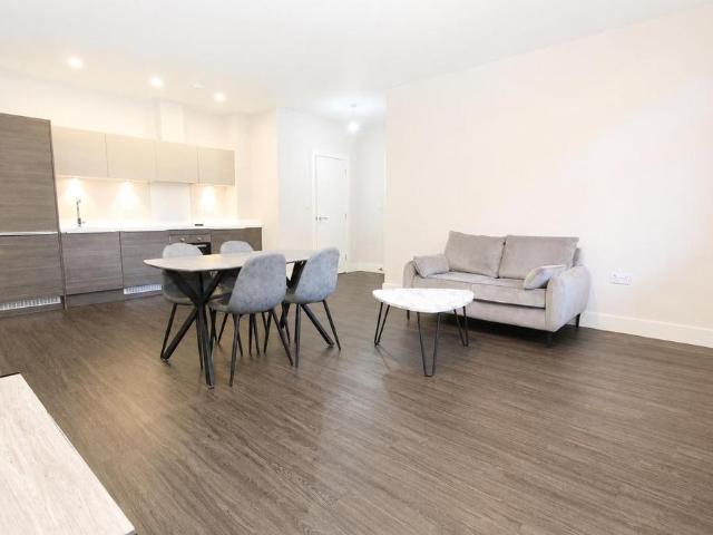 Greenleigh Court Dawsons Square. 2 bed flat to rent £1,100 pcm £254 pw