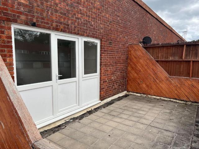 Greenleys 1 bed maisonette to rent £900 pcm £208 pw