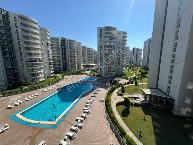 Greenpark'ta Havuz Ve Peyzaj Manzaralı Kiralık 3+1 Daire