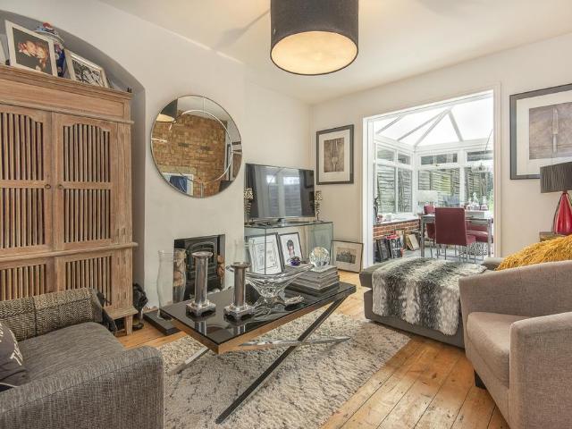 Greenstead Gardens London SW15 3 bed terraced house to rent £2,700 pcm £623 pw