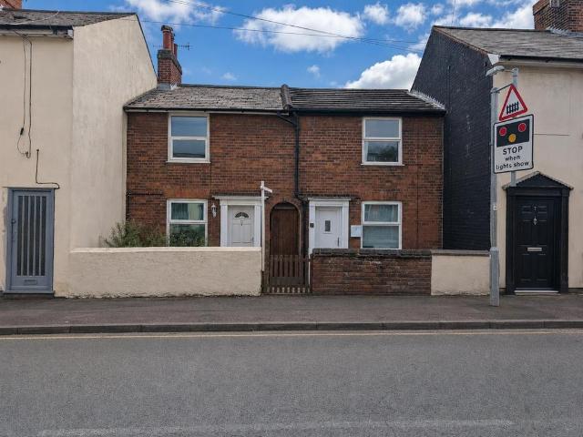Greenstead Road, Colchester, CO1 2 bed end of terrace house to rent £1,100 pcm £254 pw