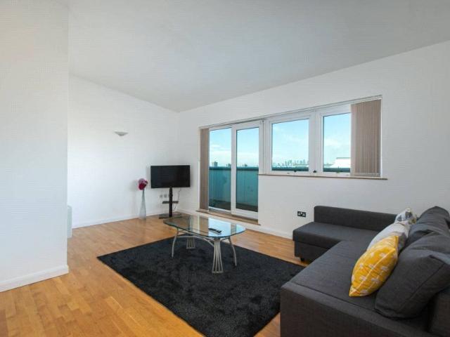 Greens End, London SE18, 2 bed flat to rent, £2,100 pcm | PrimeLocation