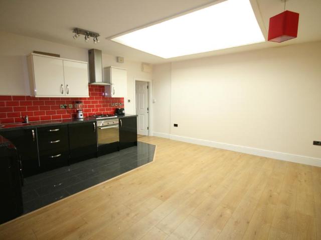 Greenside Lane, Droylsden M43 1 bed apartment to rent £775 pcm £179 pw
