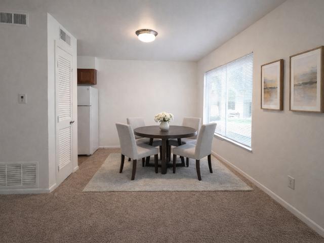 Greentree Apartments 2 Bedroom Apartment for Rent at 2524 Tamarack Ln, Indianapolis, IN 46227 South Perry