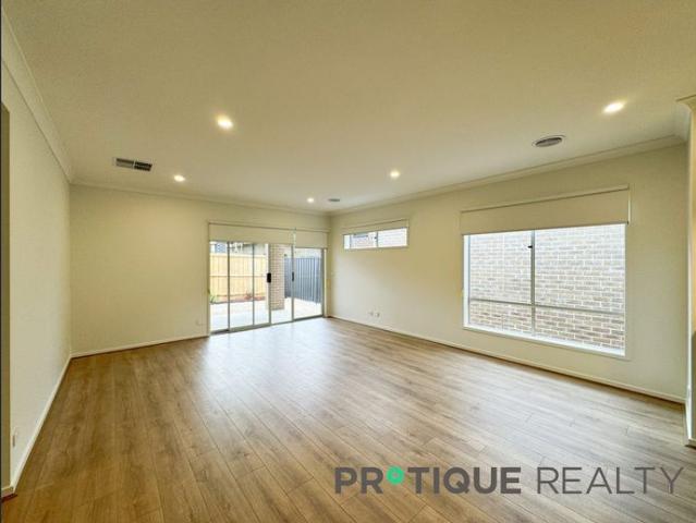 Greenvale I 4B2B2C Unfurnished I Family style Home