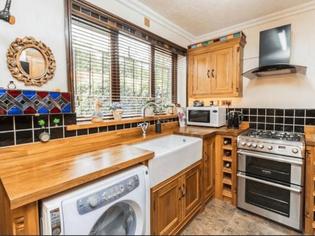 Greenview Close, Leeds, LS9