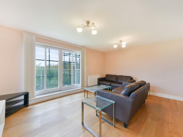 Greenview Drive, London SW20, 3 bed flat to rent, £2,500 pcm | PrimeLocation