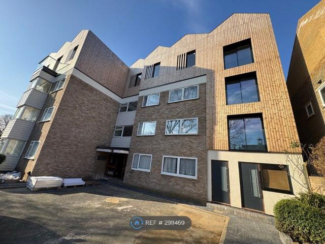 Greenway Court, Ilford IG1, 2 bed maisonette to rent, £2,000 pcm | PrimeLocation