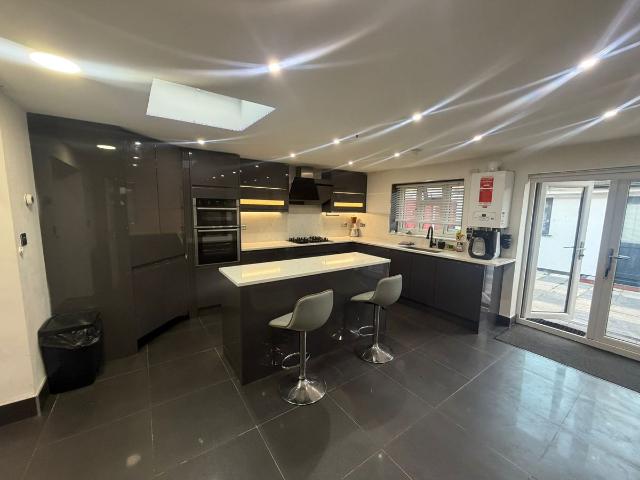 Greenway, Dagenham RM8, 6 bed detached house to rent, £2,995 pcm | PrimeLocation