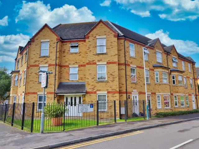 Greenwich Court, Romford RM1, 2 bed flat to rent, £1,500 pcm | PrimeLocation