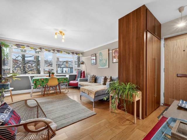 Greenwich High Road, Greenwich SE10, 2 bed flat to rent, £3,496 pcm | PrimeLocation