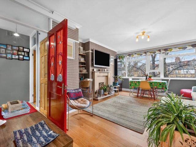 Greenwich High Road, Greenwich SE10, 2 bed flat to rent, £3,496 pcm | PrimeLocation