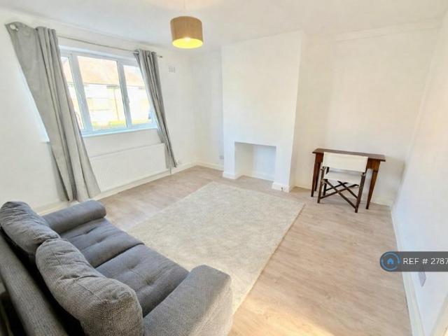 Greenwich, London, SE12 3 bed semi detached house to rent £2,300 pcm £531 pw
