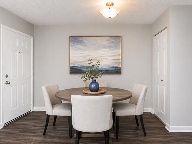 Greenwood 2 Bedroom Apartment for Rent at 6520 Dorchester Rd, North Charleston, SC 29418