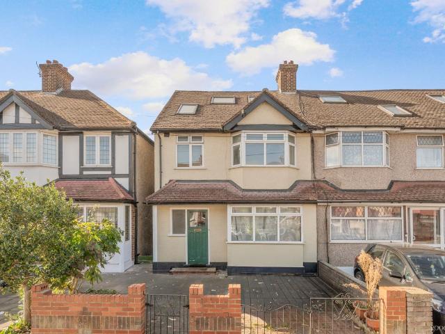 Greenwood Road, Mitcham, Surrey CR4, 5 bed detached house to rent, £2,750 pcm | PrimeLocation
