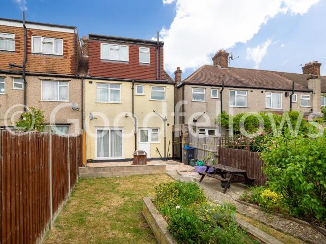 Greenwood Road, Mitcham, Surrey CR4, 5 bed detached house to rent, £2,900 pcm | PrimeLocation
