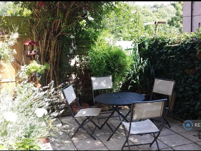Gregory Court, Purley, CR8 2 bed maisonette to rent £1,550 pcm £358 pw