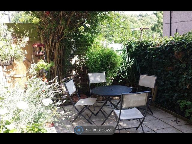 Gregory Court, Purley CR8, 2 bed maisonette to rent, £1,550 pcm | PrimeLocation