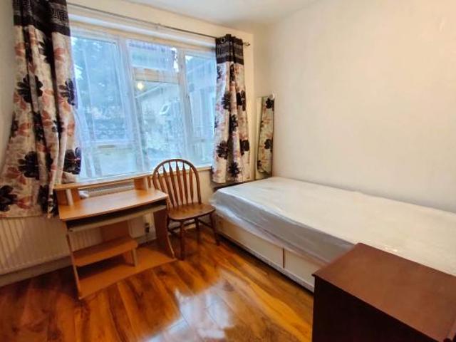 Grenada Road, London SE7 1 bed house of multiple occupation to rent £600 pcm £138 pw
