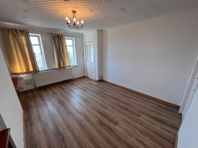 Grenfell Park Road, St Thomas, Swansea SA1 8EZ