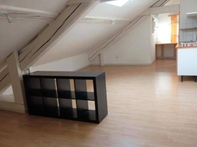 GRENOBLE 6 rue Michelet Studio d'une superficie de 27m²