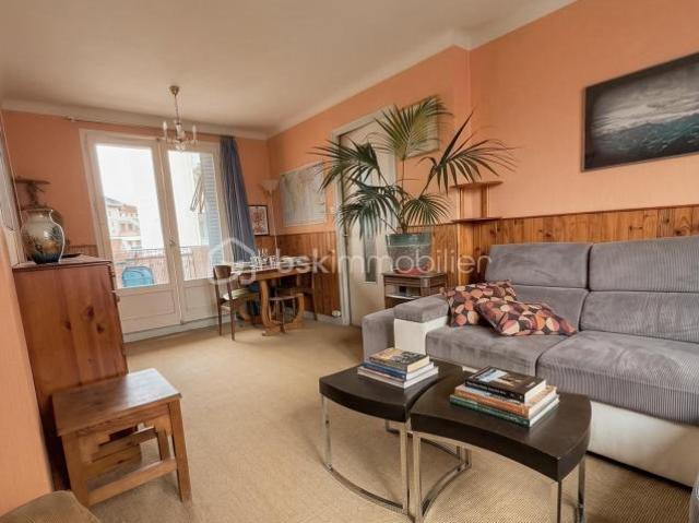 GRENOBLE: 161 cours Berriat: T4 lumineux – 72 m² – 3 chambres