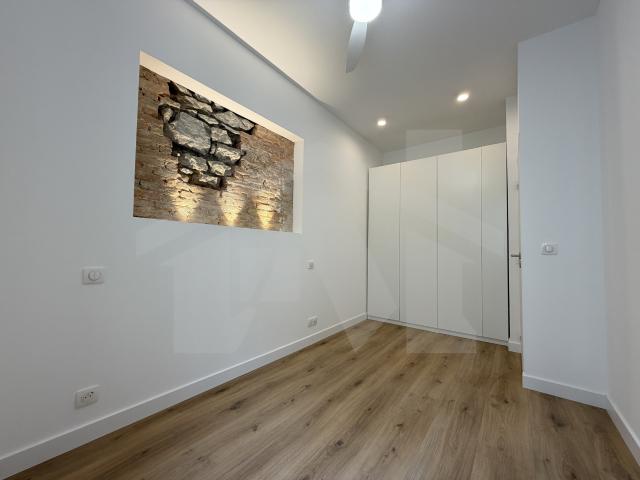 GRENOBLE. 20 rue Humbert II. T1 Bis enièrement refait à neuf