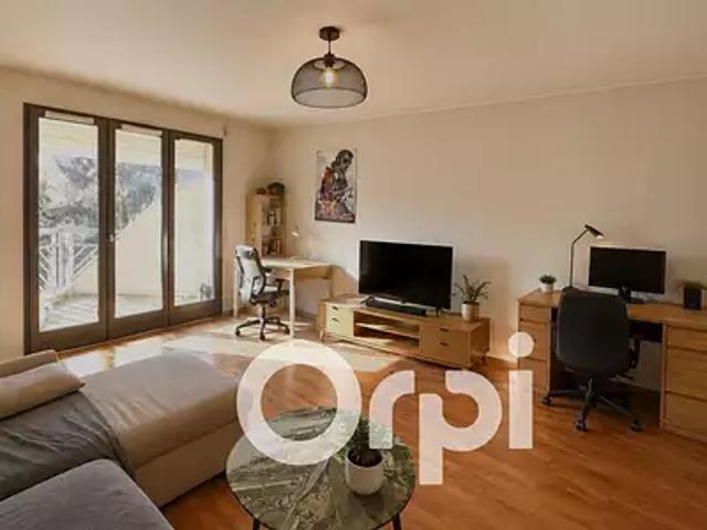 Grenoble 38100 Achat / Vente appartement 2 pièces t2 au dernier étage jardin