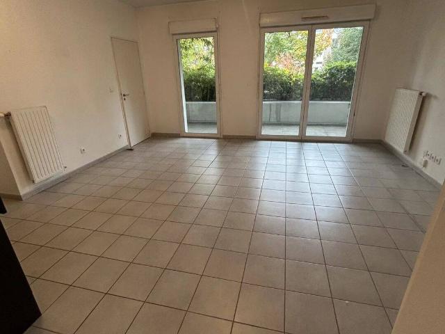 GRENOBLE T2 de 45.04 m² avec terrasse + parking