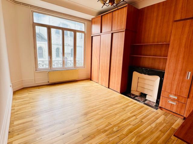 Grenoble Victor Hugo / Poulat grand T4 136 m2 immeuble Hausmanien