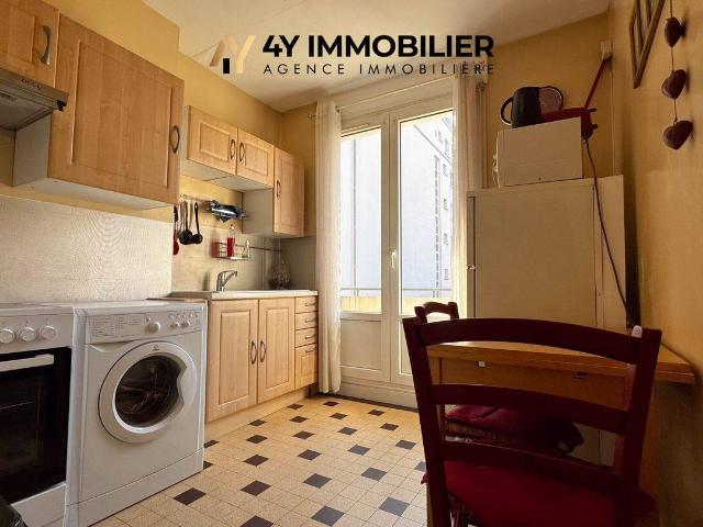 GRENOBLE A LOUER T1 BIS MEUBLE DE 33.88 M²
