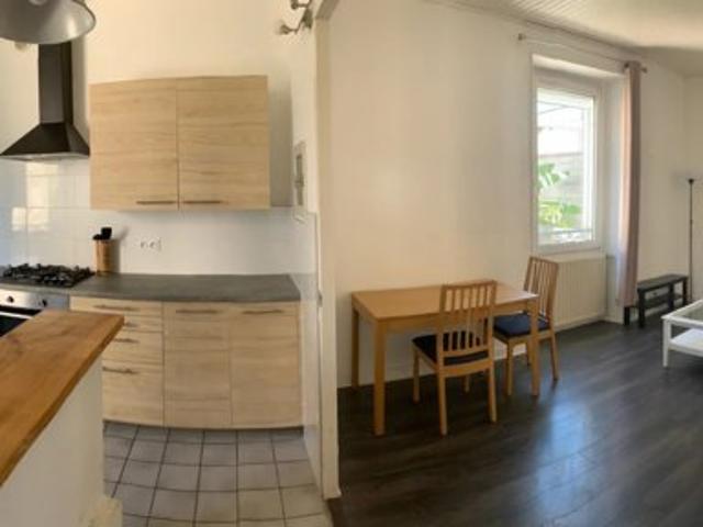 GRENOBLE APPARTEMENT 2 P+CUISINE Meublée