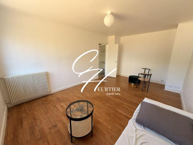 GRENOBLE APPARTEMENT T2 MEUBLE