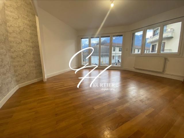 GRENOBLE APPARTEMENT T2+PARKING LUMINEUX