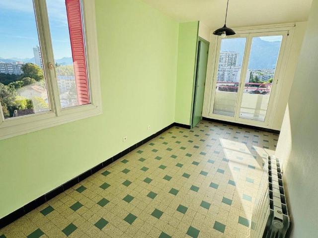 GRENOBLE FOCH / CASERNE DE BONNE T2 55M² vue, soleil, étage
