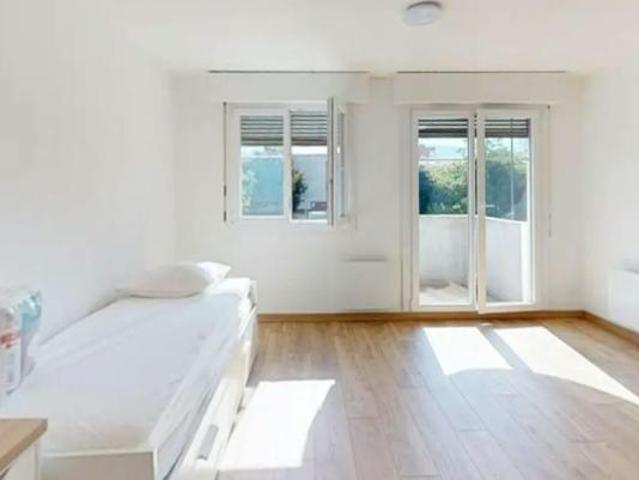 Grenoble Grenoble 38100 104986708