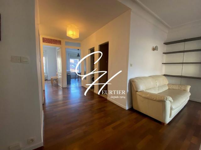 Grenoble Hyper centre Appartement T3 Bis Meublé en duplex Bien agencé