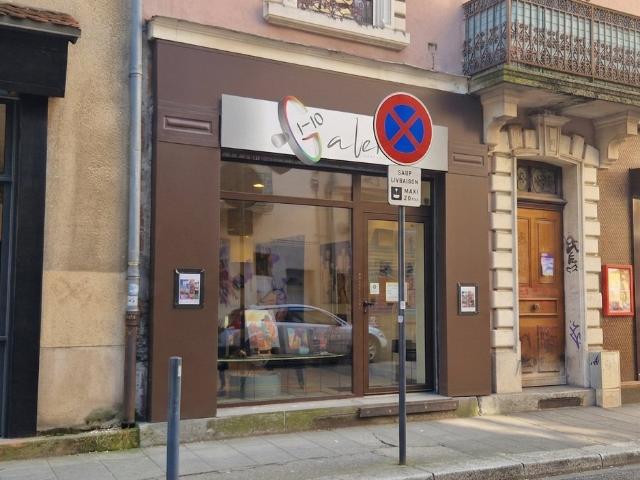 GRENOBLE Local commercial avec vitrine