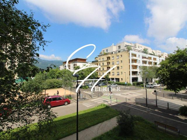 GRENOBLE STUDIO GRENOBLE PROCHE ECOLE D'ARCHITECTURE