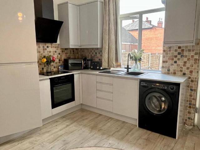 Grenville Street, Edgeley, Stockport 1 bed flat to rent £850 pcm £196 pw