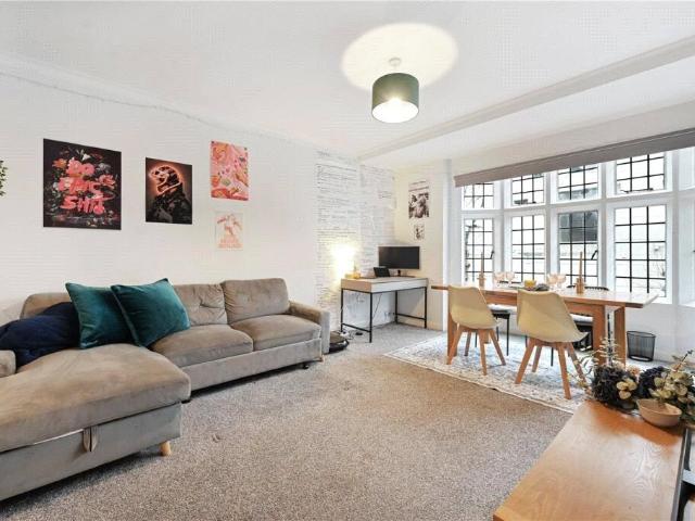 Grenville Street, London, WC1N 2 bed apartment to rent £3,500 pcm £808 pw