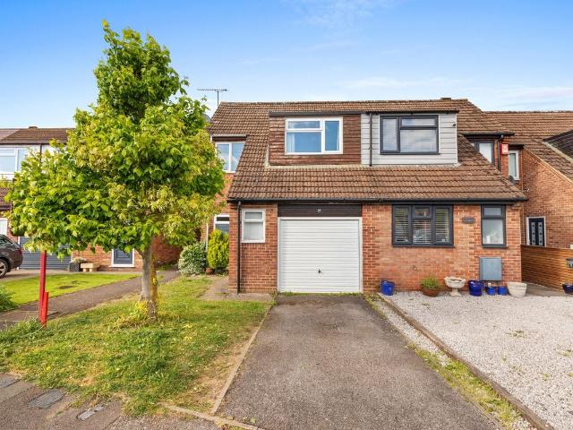 Grenville Way, Thame OX9, 3 bed end terrace house to rent, £1,750 pcm | PrimeLocation