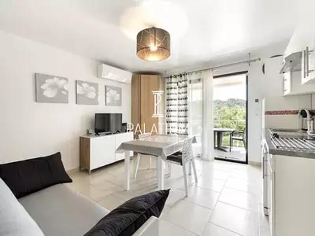 Gréoux les Bains 04800 Achat / Vente appartement 1 pièce t1 au dernier étage piscine