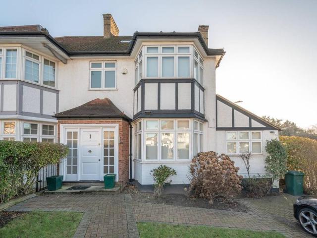 Gresham Gardens, London, NW11 8PA, United Kingdom | 4 bed house for rent #138694519 | Rentberry