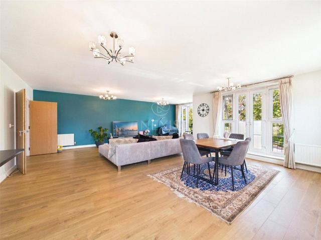 Gresham House, Gresham Park Road. 2 bed apartment to rent £2,600 pcm £600 pw