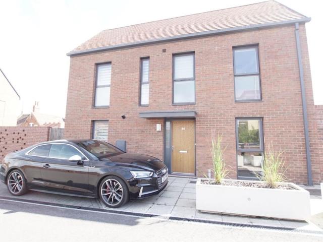 Gresley Close, Stratford Upon Avon CV37, 2 bed detached house to rent, £1,595 pcm | PrimeLocation