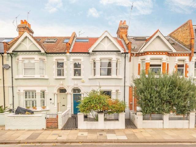 Greswell Street, London SW6 3 bed flat to rent £3,750 pcm £865 pw